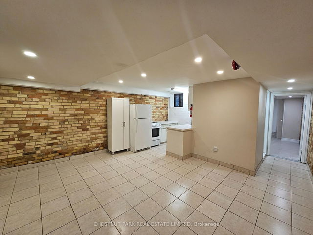 B - 149 Gerrard Street E