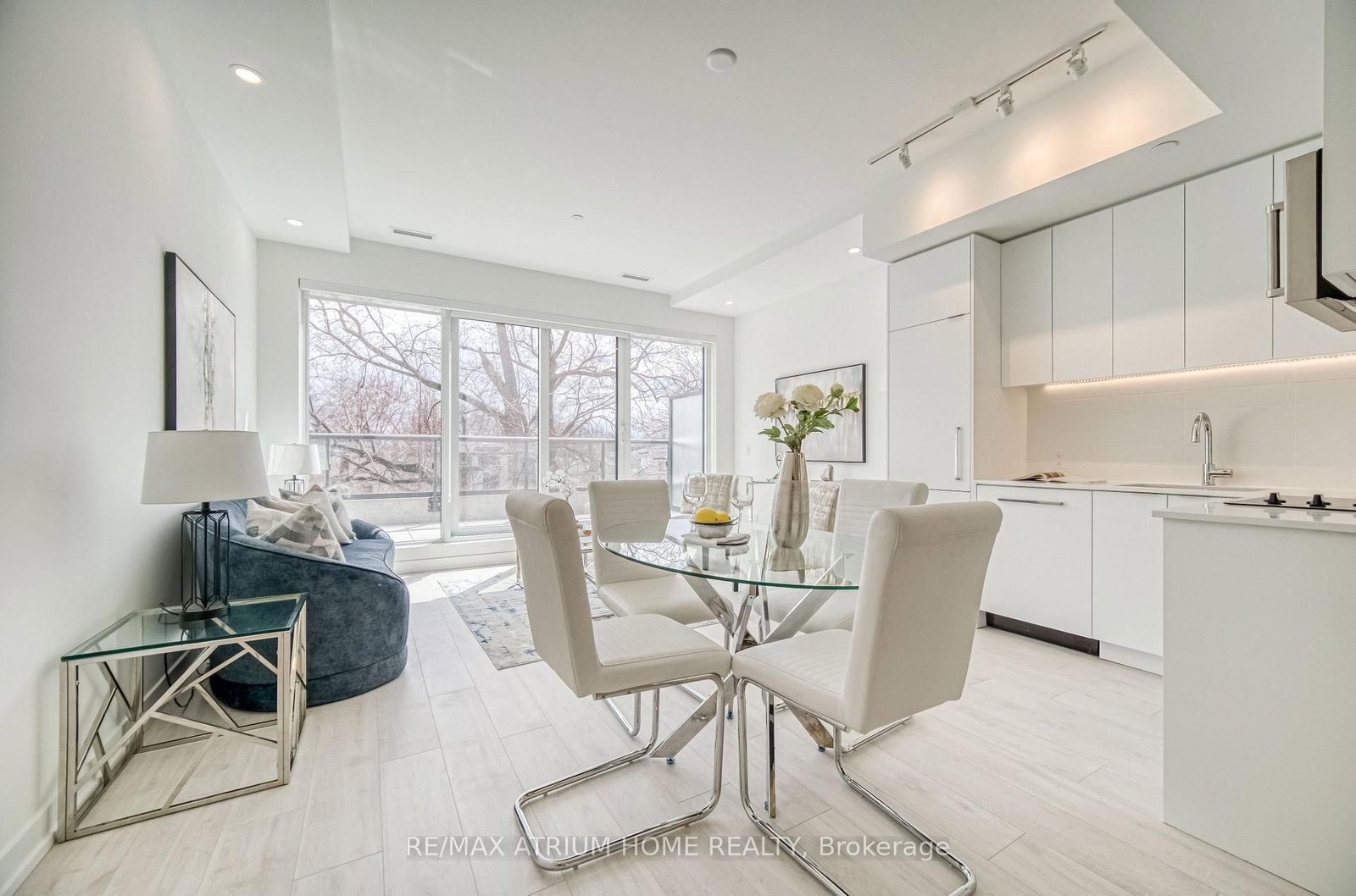 181 Sheppard Avenue E, Unit 223 - Photo 4