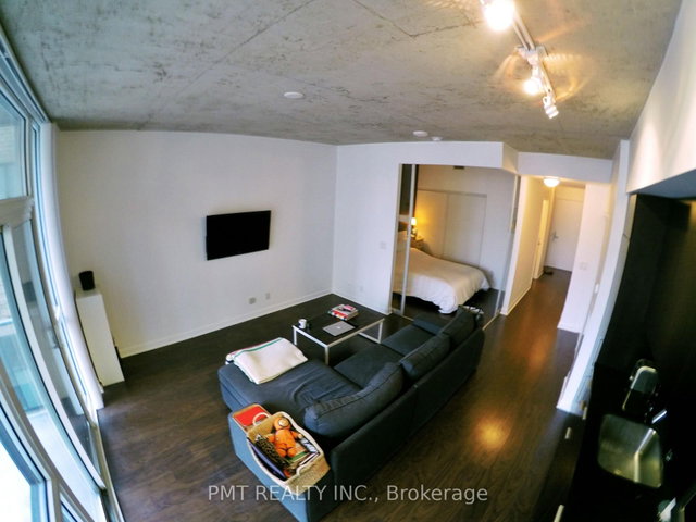 605 - 478 King Street W