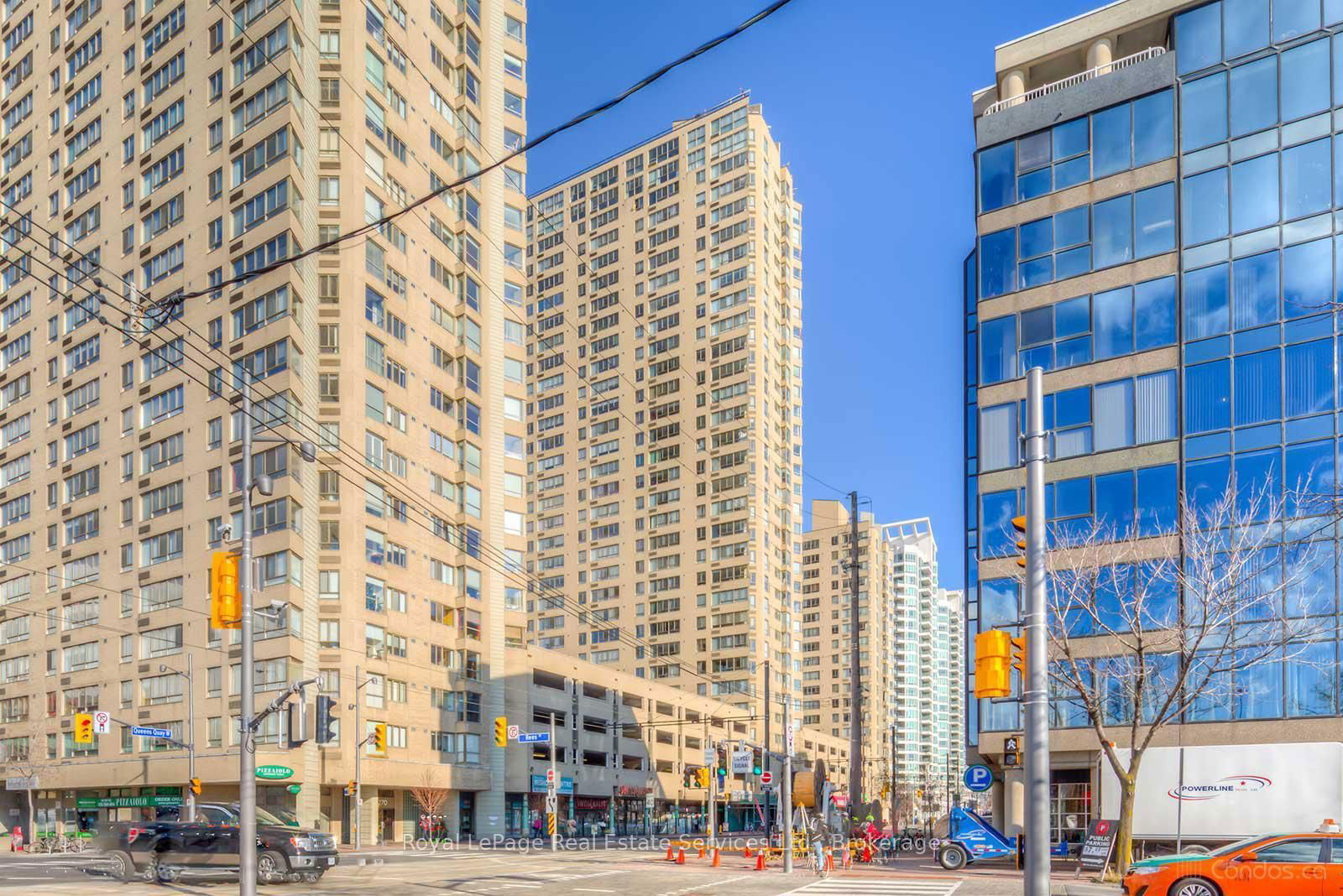 Condo for sale at 1704-260 Queens Quay, Toronto, Waterfront Communities C1, M5J 2N3 - MLS: C12232674