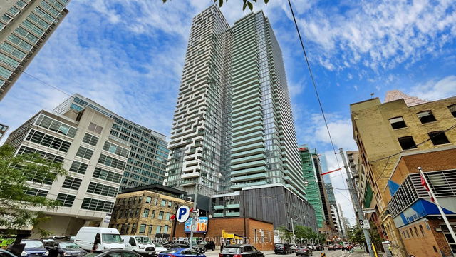 1414 - 25 Richmond Street E