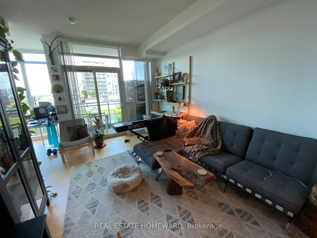 1206 - 1171 Queen Street W