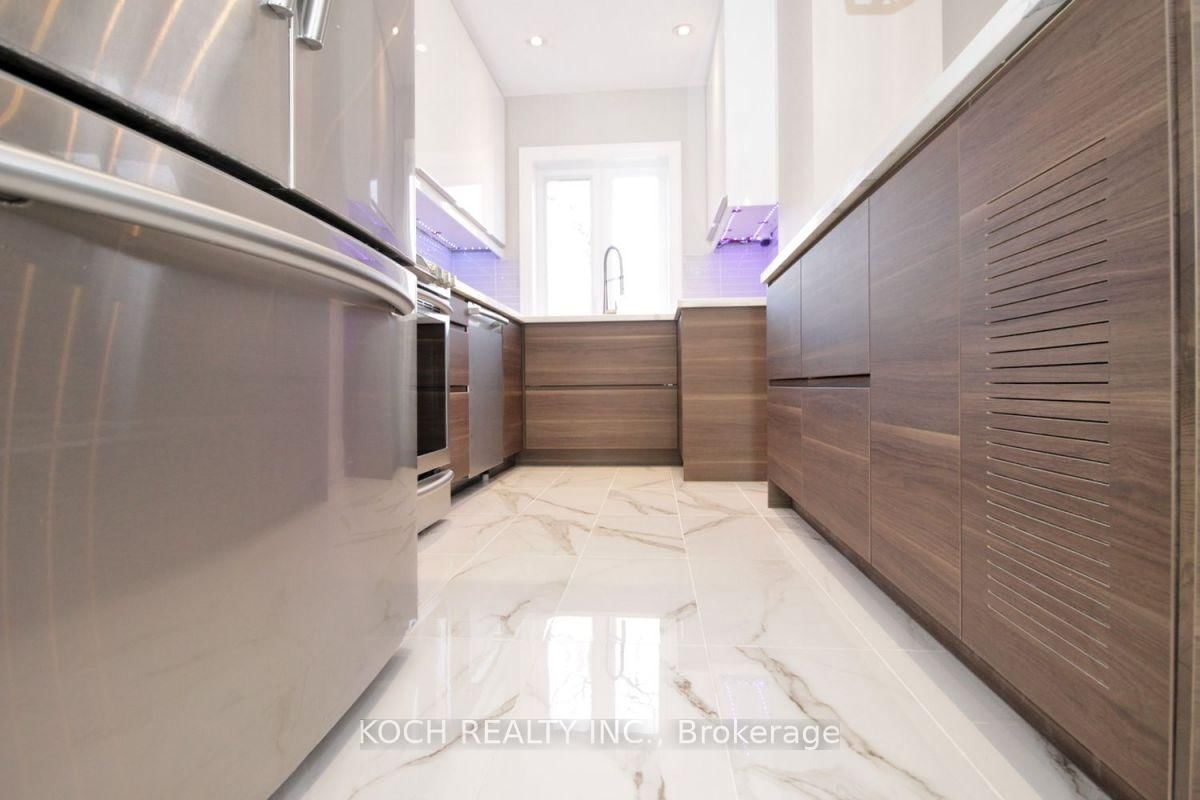 Detached House for sale at 160 Donegall Drive, Toronto, Ontario, M4G 3H2 - Leaside - MLS: C12232970