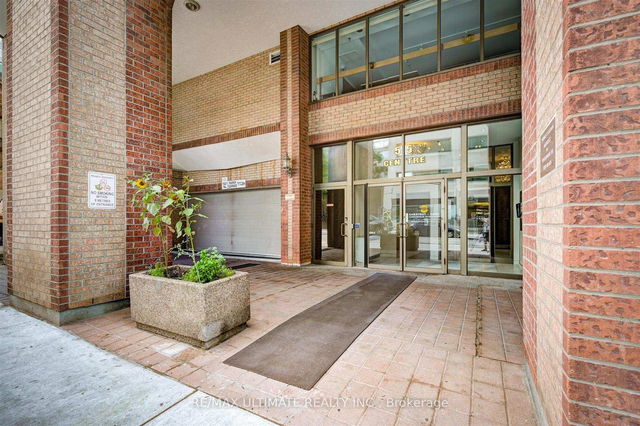 2206 - 55 Centre Avenue