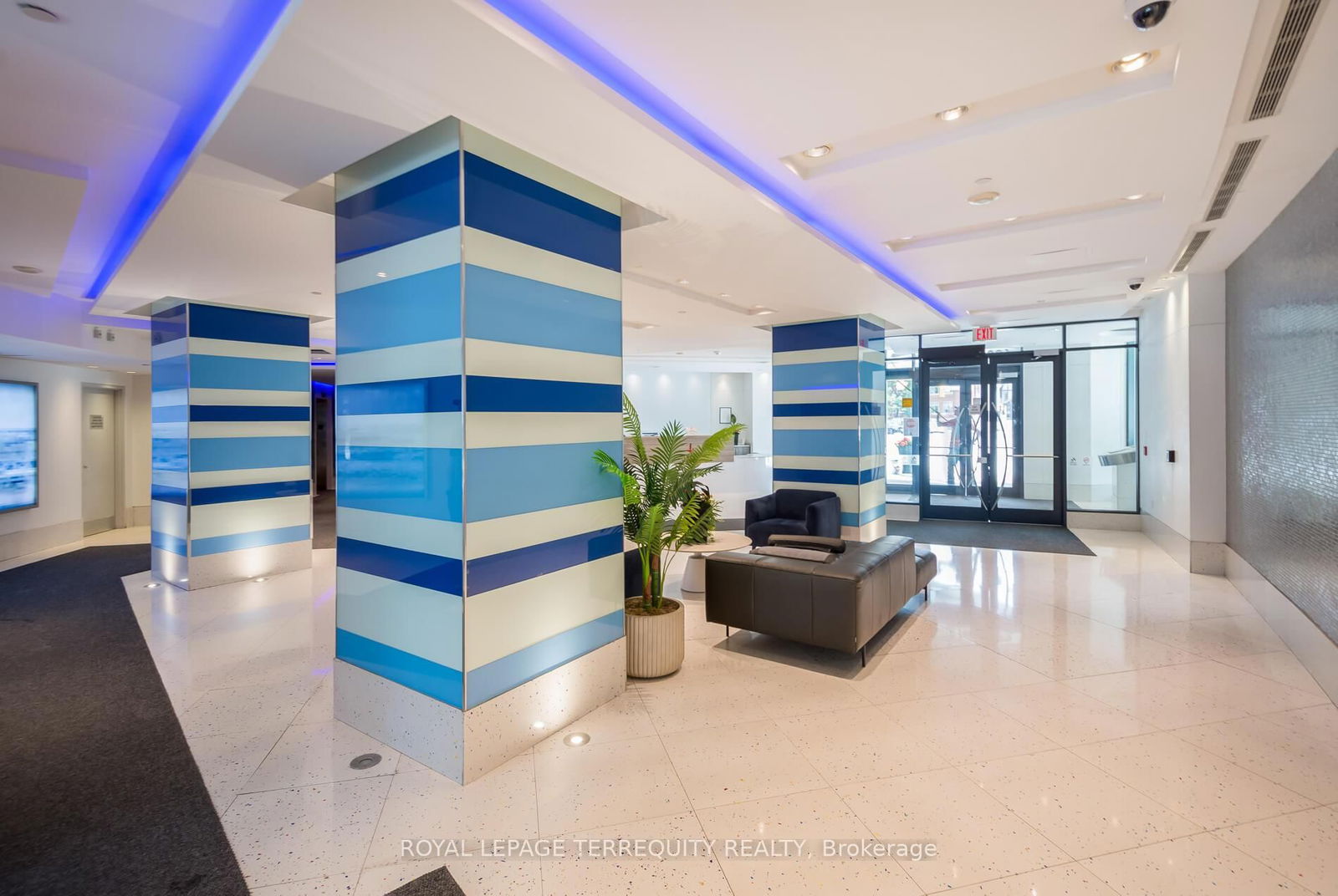 Condo for sale at 2211-600 Fleet Street, Toronto, Niagara, M5V 1B7 - MLS: C12233565