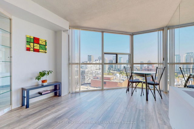 1909 - 705 King Street W