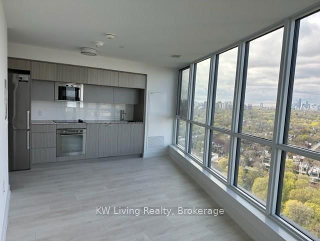 2516 - 585 Bloor Street E