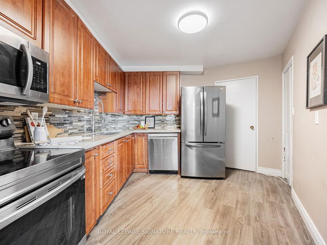 1114 - 5 Shady Golfway