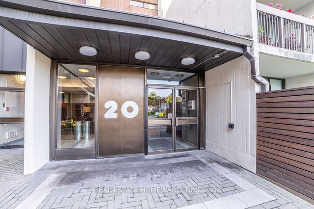 415 - 20 Fashion Roseway