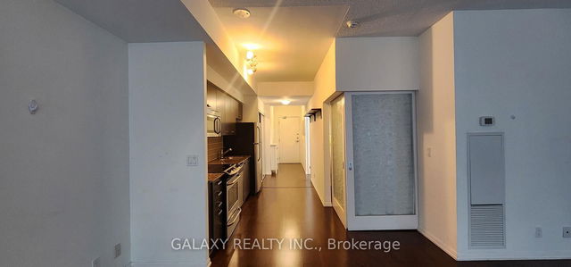 501 - 832 Bay Street