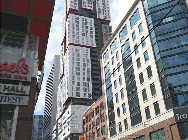504 - 318 Richmond Street W