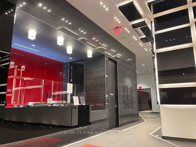 504 - 318 Richmond Street W