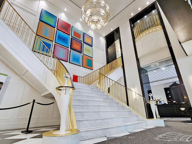 1112 - 955 Bay Street