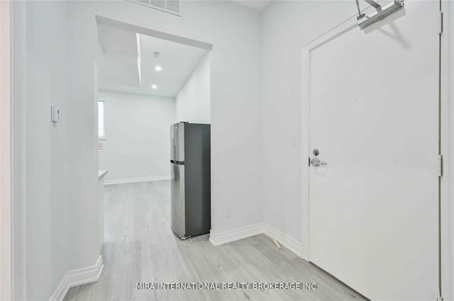 101 - 414 Dundas Street E