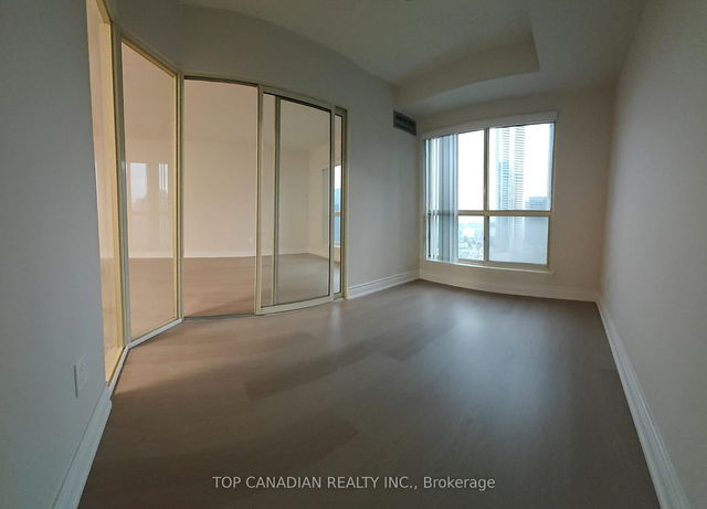 2420 - 25 The Esplanade