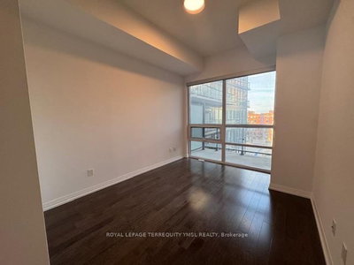 Unit 911 — 460 Adelaide Street E — more photos