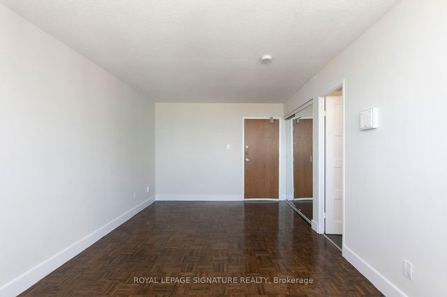 1205 - 33 Isabella Street
