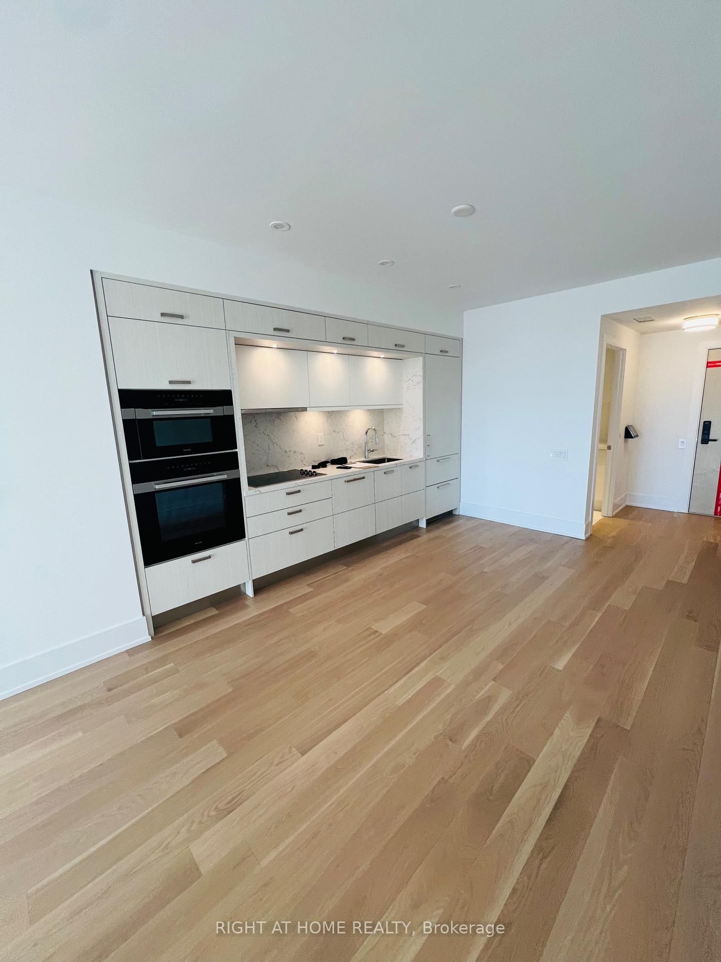 155 Merchants' Wharf, Unit 510 - Photo 15