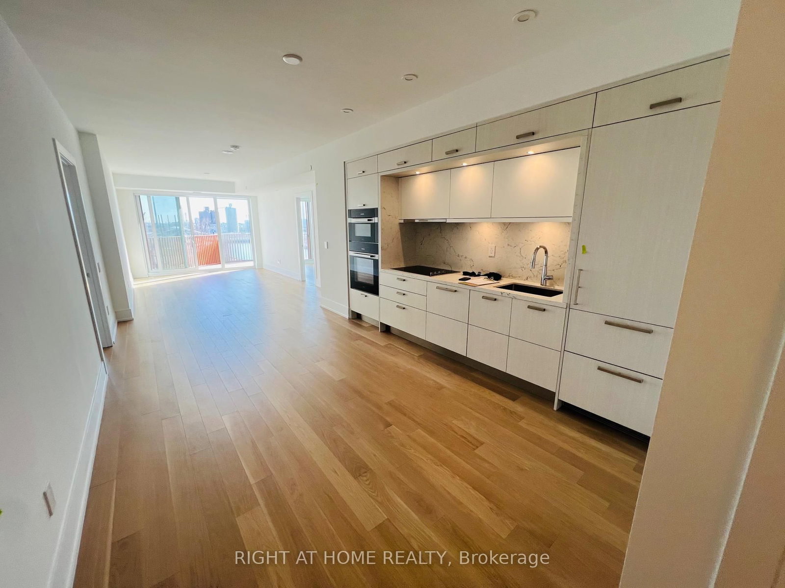 155 Merchants' Wharf, Unit 510 - Photo 17