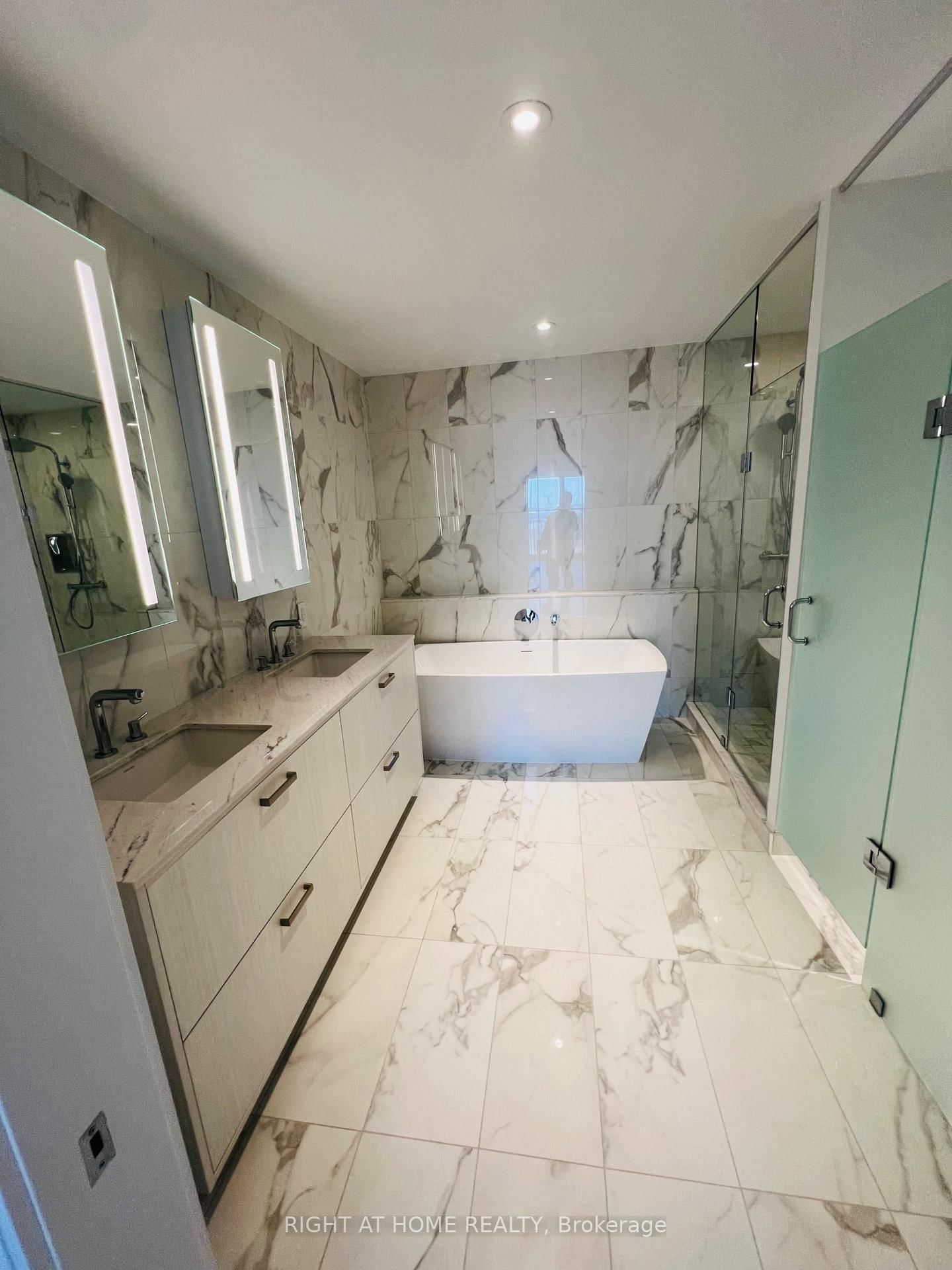 155 Merchants' Wharf, Unit 510 - Photo 24