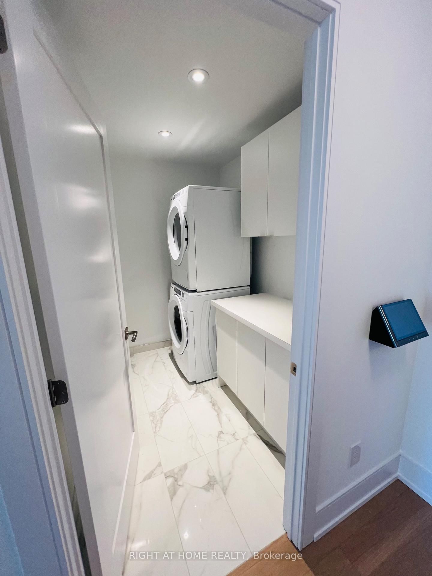 155 Merchants' Wharf, Unit 510 - Photo 32