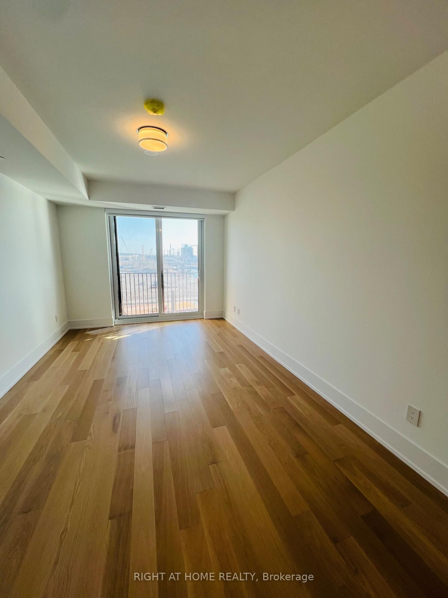 155 Merchants' Wharf, Unit 510 - Photo 33