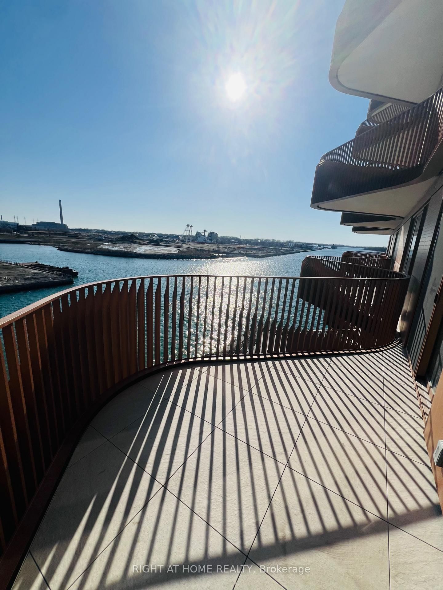 155 Merchants' Wharf, Unit 510 - Photo 37