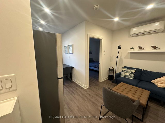 4 - 595 St Clair Avenue W