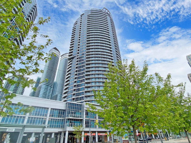 2212 - 208 Queens Quay W