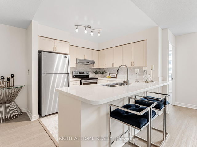 510 - 23 Hollywood Avenue
