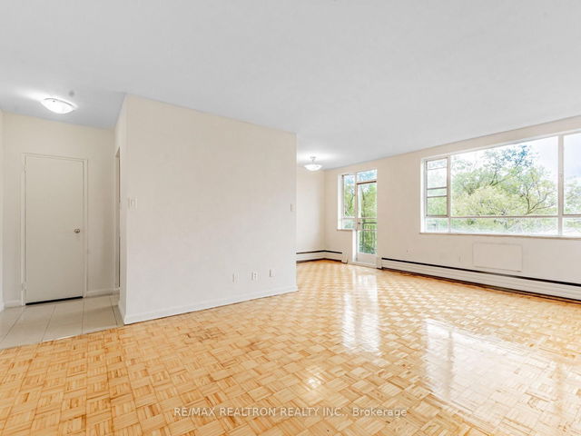 305 - 2895 Bathurst Street