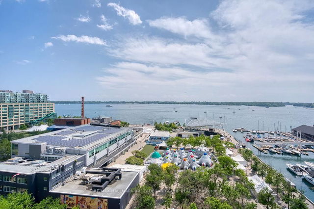 1518 - 230 Queens Quay W