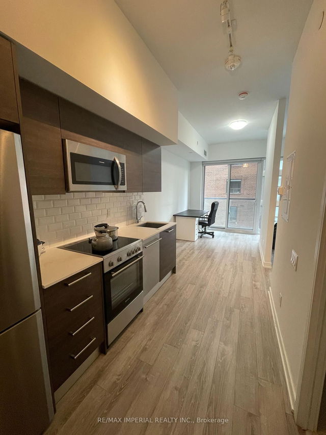 409 - 28 Wellesley Street E