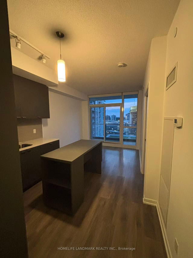 1009 - 56 Forest Manor Road W