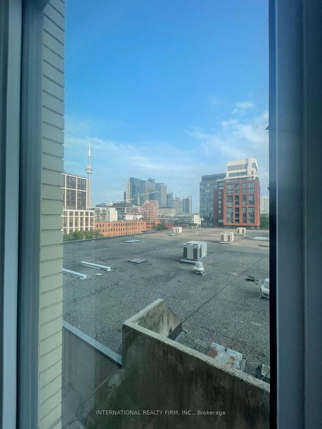 733 - 543 Richmond Street W