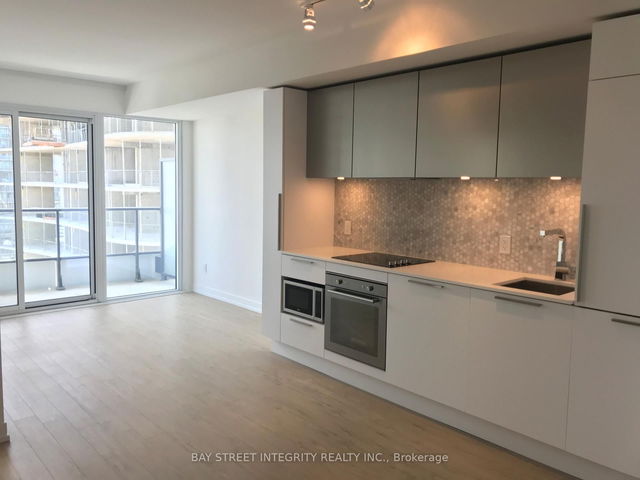 2817 - 85 Wood Street