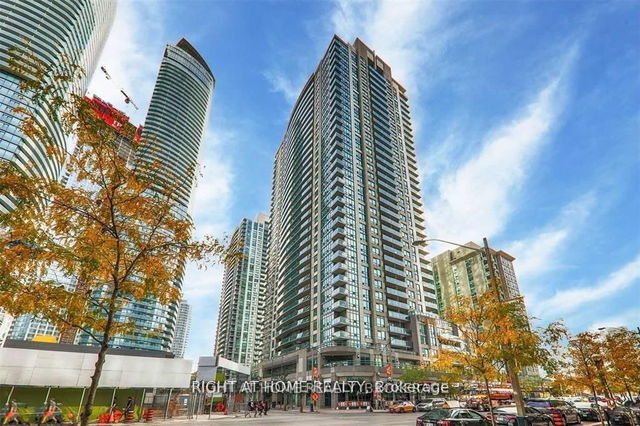 3312 - 30 Grand Trunk Crescent