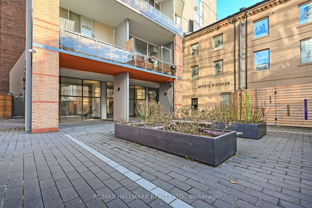 8E - 86 Gerrard Street E