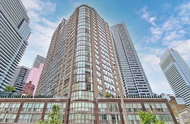 304 - 24 Wellesley Street W