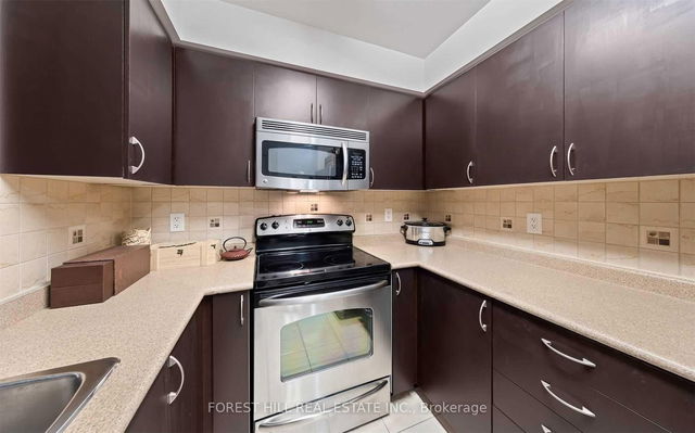 1006 - 5500 Yonge Street