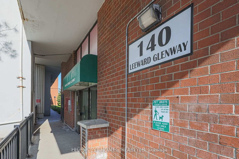 215 - 140 Leeward Glwy, Toronto, M3C 2Y9 | Image 2