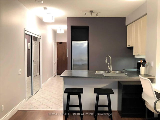 508 - 555 Yonge Street