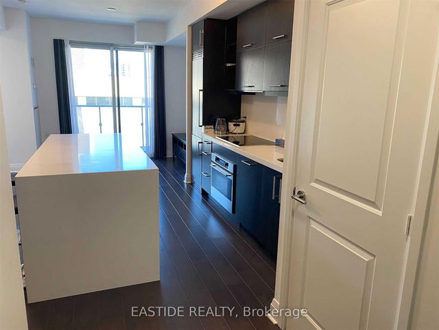1601 - 1080 Bay Street
