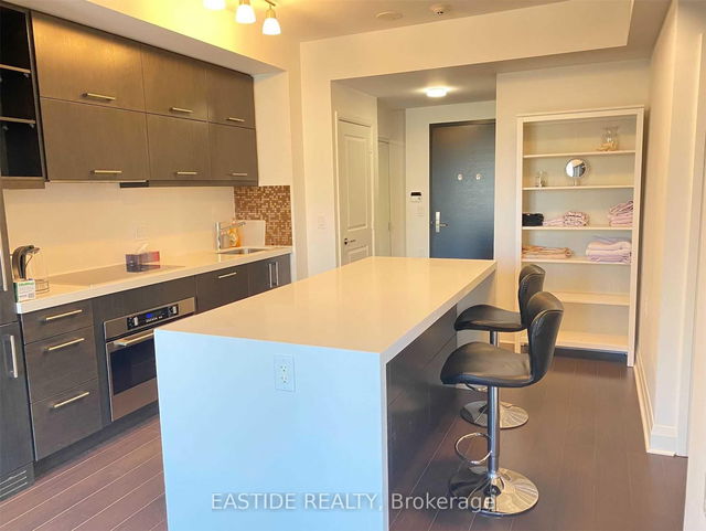 1601 - 1080 Bay Street