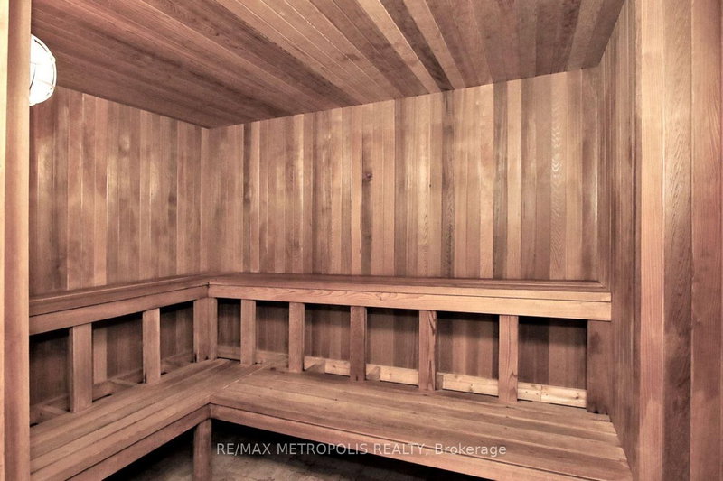 315 - 19 Grand Trunk Cres, Toronto, M5J 3A3 | Image 3