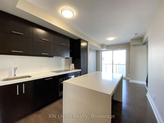 3209 - 1080 Bay Street