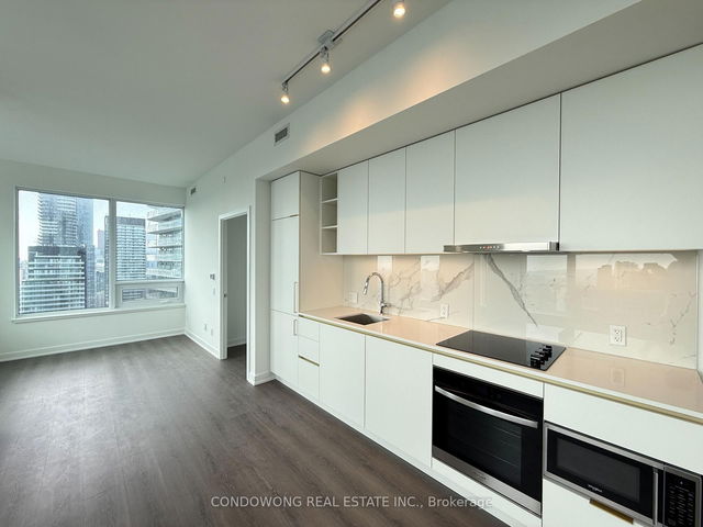4612 - 8 Wellesley Street W