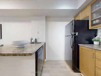 Unit 826 — 46 Western Battery Rd, Toronto - Niagara image-0-4