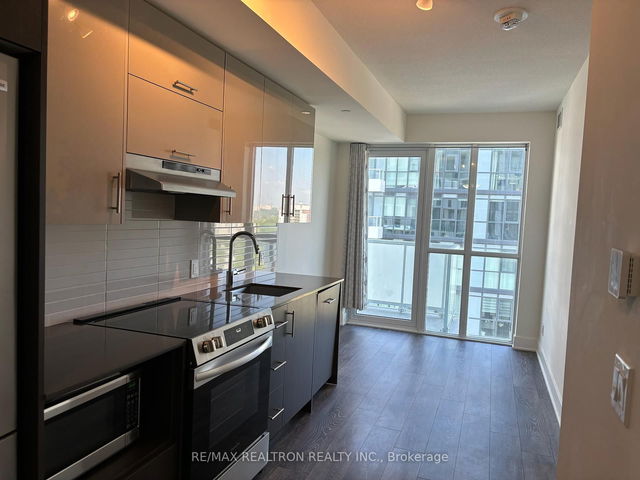 1702 - 188 Fairview Mall Drive