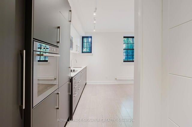 117 - 2 Clarendon Avenue